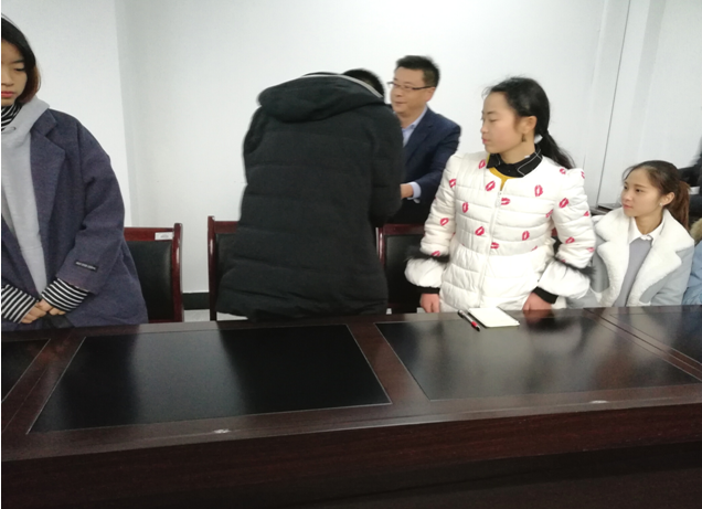 冬季送温暖 关怀暖人心