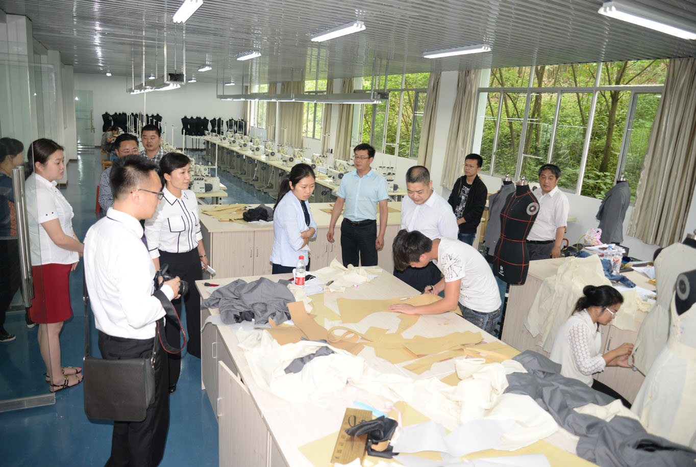 重庆市两江新区组织企业考察我系实训中心